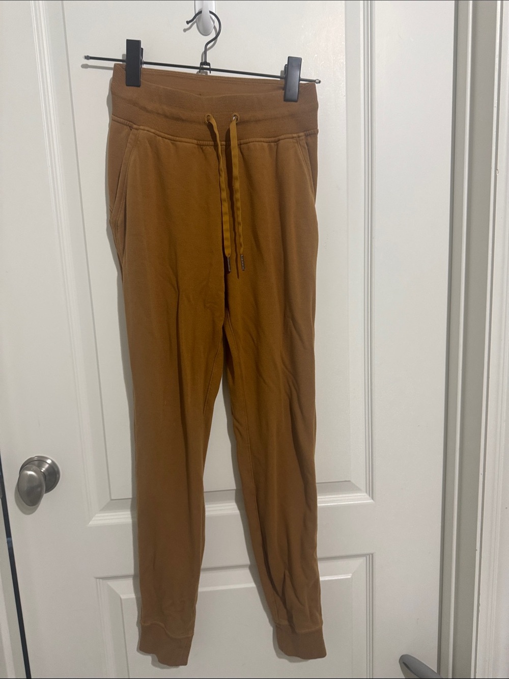 Lulu Drawstring Jogger Pants in Brown